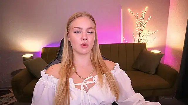 Snapshot of CelesteNoir chatting on September 30, 2025, 6:30 am CelesteNoir online show from September 30, 2025, 6:30 am