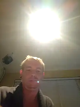 piercingpik online show from September 22, 2025, 9:43 pm