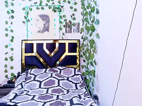 Snapshot of lucywhite13 chatting on October 7, 2025, 5:58 pm lucywhite13 online show from October 7, 2025, 5:58 pm