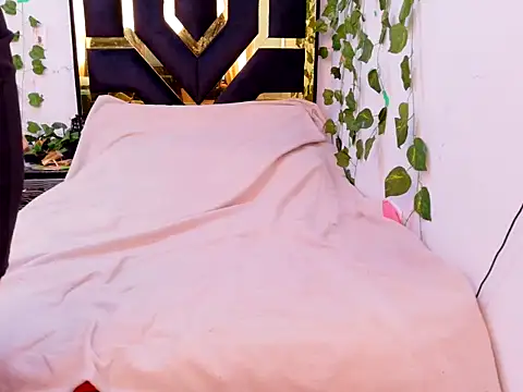 Snapshot of lucywhite13 chatting on October 17, 2025, 3:14 pm lucywhite13 online show from October 17, 2025, 3:14 pm