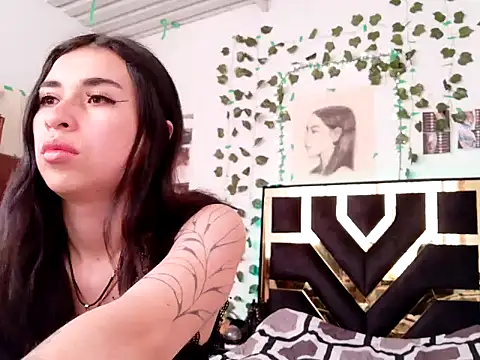 Snapshot of lucywhite13 chatting on September 20, 2025, 8:03 pm lucywhite13 online show from September 20, 2025, 8:03 pm