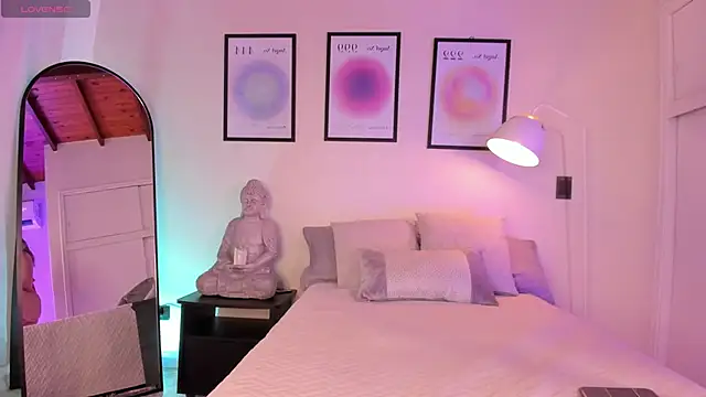 AriaMuse online show from September 19, 2025, 7:29 pm