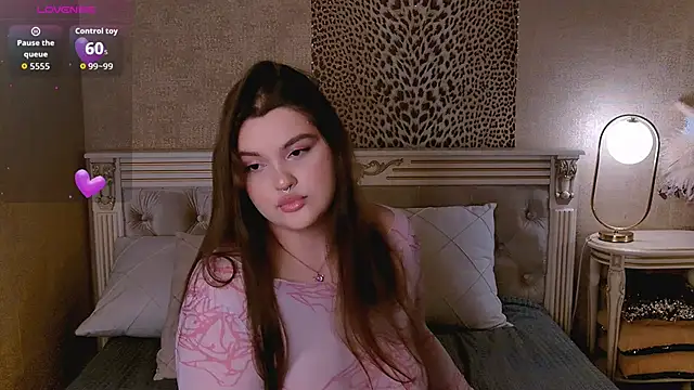 EmilyHyde online show from October 20, 2025, 2:50 pm