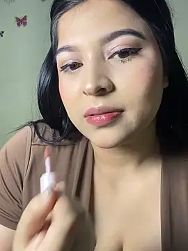 Vliacoooper2 online show from November 7, 2025, 10:09 am