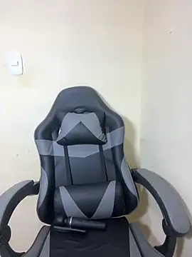 Vliacoooper2 online show from September 12, 2025, 9:31 am