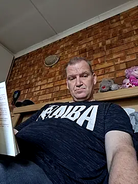 wallacelegend online show from February 24, 2026, 10:27 am