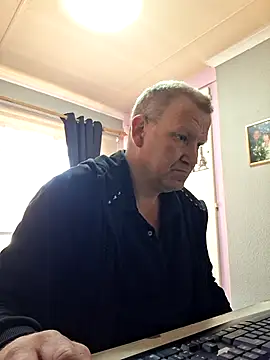 wallacelegend online show from July 14, 2026, 9:47 am
