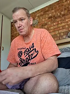 wallacelegend online show from November 6, 2025, 7:12 am