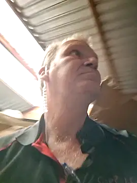 wallacelegend online show from September 12, 2025, 3:34 pm