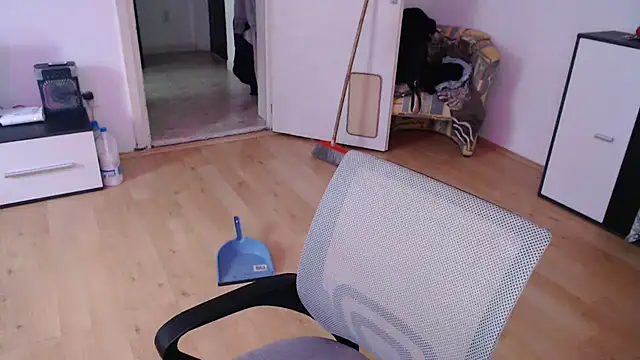 Aliens4twenty online show from September 25, 2025, 12:11 pm