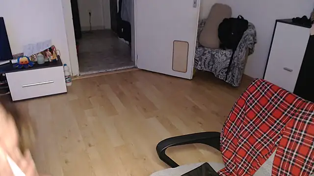 Aliens4twenty online show from November 26, 2025, 9:31 am