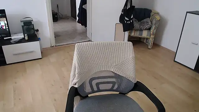 Aliens4twenty online show from October 9, 2025, 10:27 am