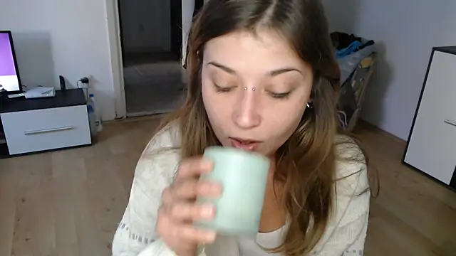 Aliens4twenty online show from September 18, 2025, 5:32 am