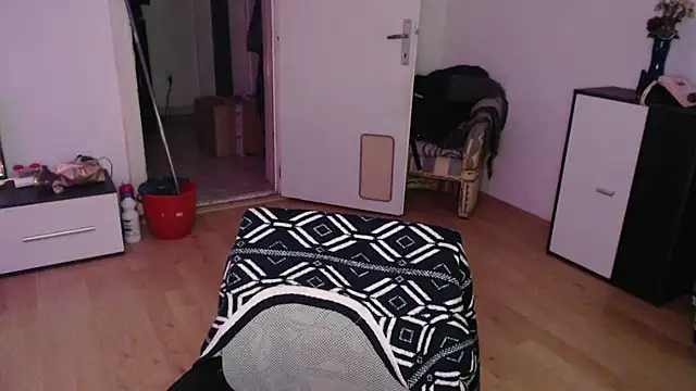 Aliens4twenty online show from November 7, 2025, 10:13 pm