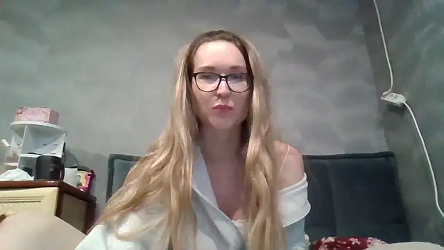 Snapshot of Jugira chatting on October 19, 2025, 9:50 pm Jugira online show from October 19, 2025, 9:50 pm