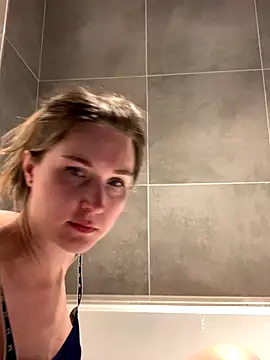 Snapshot of Jugira chatting on November 6, 2025, 11:31 pm Jugira online show from November 6, 2025, 11:31 pm