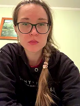 Snapshot of Jugira chatting on October 14, 2025, 3:34 pm Jugira online show from October 14, 2025, 3:34 pm