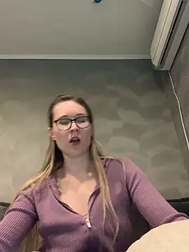 Snapshot of Jugira chatting on September 15, 2025, 4:29 pm Jugira online show from September 15, 2025, 4:29 pm