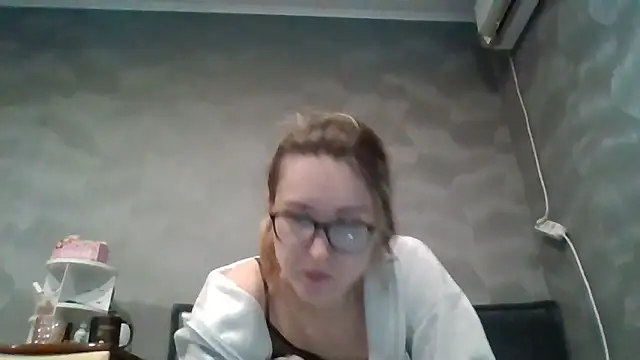 Snapshot of Jugira chatting on October 28, 2025, 12:33 am Jugira online show from October 28, 2025, 12:33 am