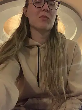 Snapshot of Jugira chatting on November 11, 2025, 6:58 pm Jugira online show from November 11, 2025, 6:58 pm