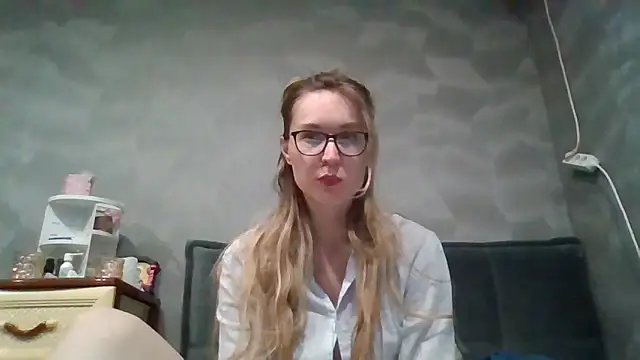 Snapshot of Jugira chatting on October 11, 2025, 9:27 pm Jugira online show from October 11, 2025, 9:27 pm