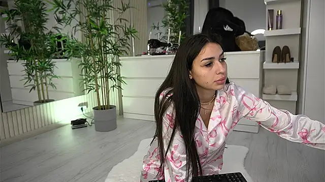 EmmaBlanco online show from April 14, 2026, 5:12 am