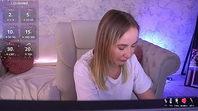 SofieBloom online show from September 13, 2025, 11:05 pm