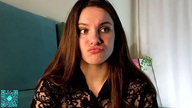 chloemilka online show from March 23, 2026, 5:13 pm