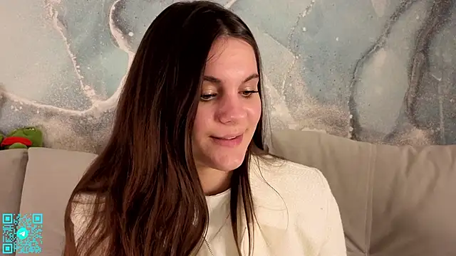 chloemilka online show from April 28, 2026, 6:34 pm