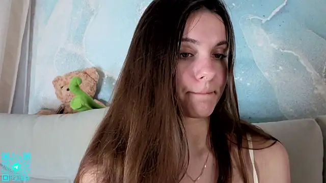 chloemilka online show from May 25, 2026, 6:39 pm