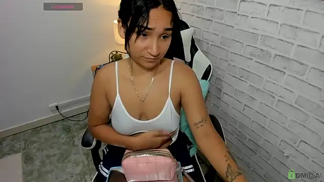 salome rojas  online show from April 20, 2026, 5:58 pm