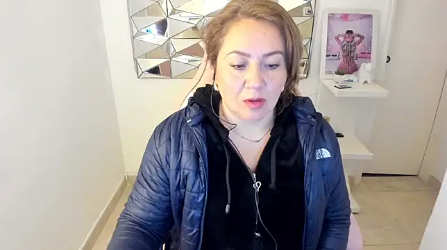 camixxx m online show from January 8, 2026, 1:28 pm