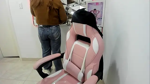 camixxx m online show from February 25, 2026, 1:33 pm