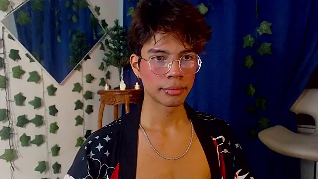 Kaoriimatsuii online show from November 22, 2025, 2:32 am