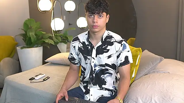 Snapshot of Ethan_occonor chatting on September 13, 2025, 1:22 pm Ethan occonor online show from September 13, 2025, 1:22 pm