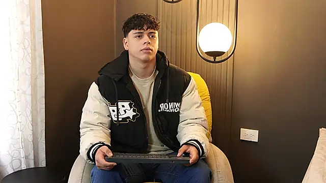 Snapshot of Ethan_occonor chatting on September 25, 2025, 12:44 pm Ethan occonor online show from September 25, 2025, 12:44 pm