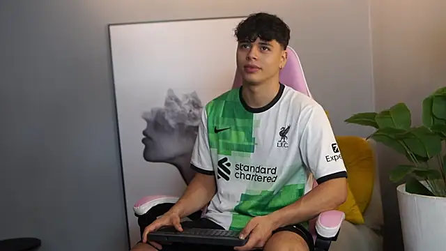 Snapshot of Ethan_occonor chatting on November 1, 2025, 12:54 pm Ethan occonor online show from November 1, 2025, 12:54 pm