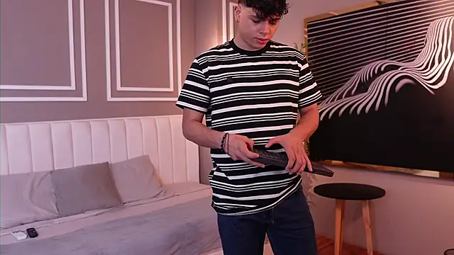 Snapshot of Ethan_occonor chatting on October 29, 2025, 11:31 am Ethan occonor online show from October 29, 2025, 11:31 am