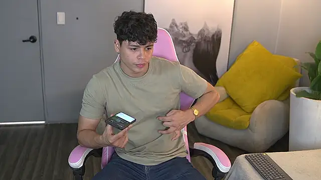 Snapshot of Ethan_occonor chatting on September 14, 2025, 4:18 pm Ethan occonor online show from September 14, 2025, 4:18 pm