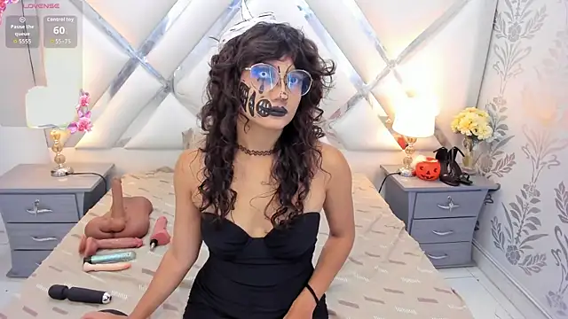 selenareyes online show from October 29, 2025, 9:03 pm