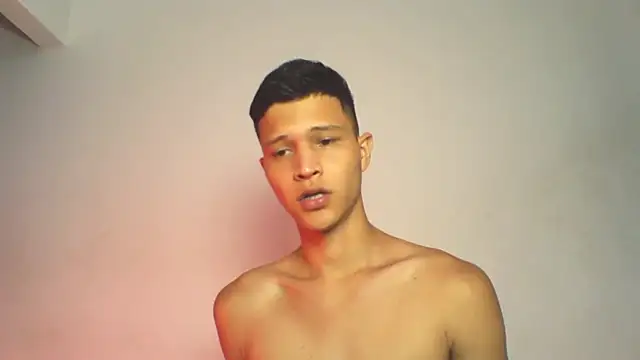 Snapshot of Twinkcock22 chatting on September 11, 2025, 9:59 pm Twinkcock22 online show from September 11, 2025, 9:59 pm