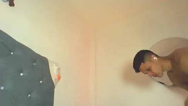 Snapshot of Twinkcock22 chatting on September 22, 2025, 8:48 pm Twinkcock22 online show from September 22, 2025, 8:48 pm