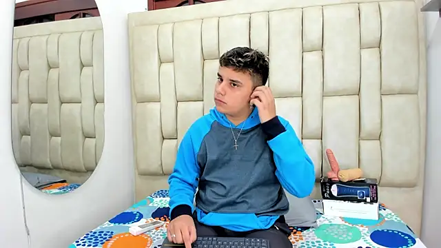 DavilANDkevin2 online show from November 18, 2025, 2:38 am