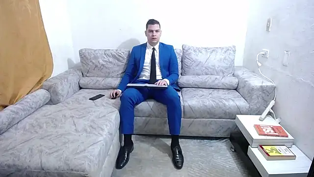 Victor Maitland online show from September 19, 2025, 6:45 pm