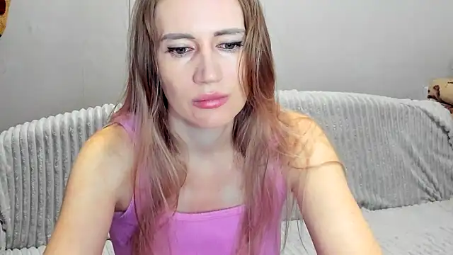 JessFoxxx online show from April 17, 2026, 3:42 am