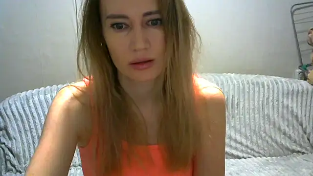 Snapshot of JessFoxxx chatting on February 10, 2026, 3:49 am JessFoxxx online show from February 10, 2026, 3:49 am