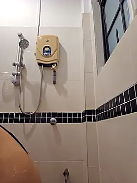 Snapshot of lirz06 chatting on December 23, 2025, 9:19 am lirz06 online show from December 23, 2025, 9:19 am