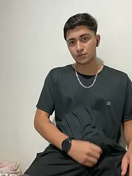 Tavinho067 online show from November 4, 2025, 1:53 am