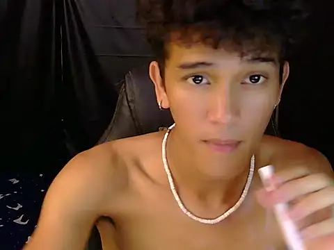 kenbigcockxx online show from March 31, 2026, 4:14 am