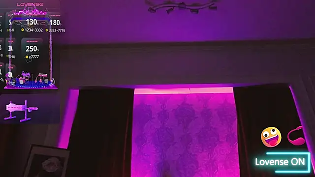 Snapshot of HeidiKendal chatting on October 20, 2025, 2:06 pm HeidiKendal online show from October 20, 2025, 2:06 pm